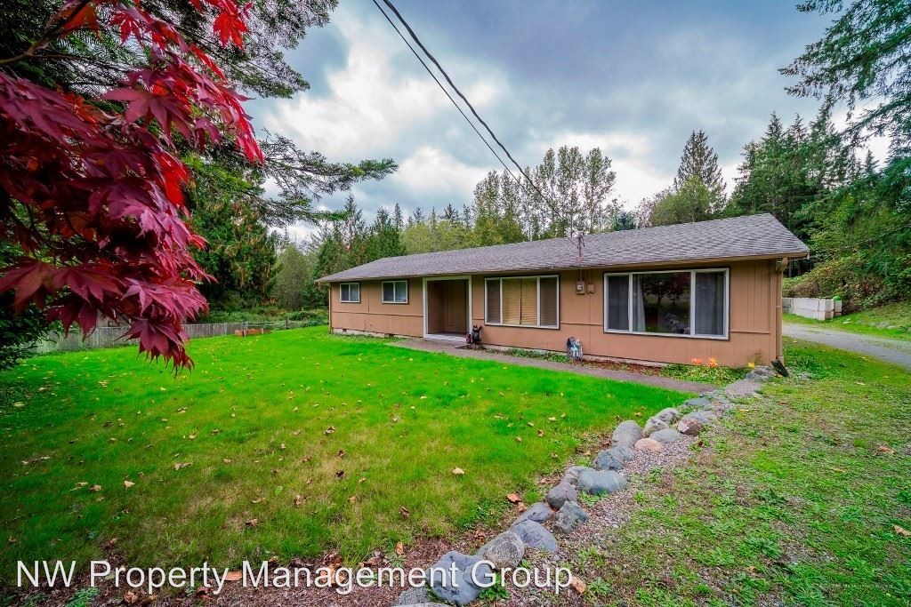 Primary Photo - 3 br, 1 bath House - 29003 Grandview Rd.
