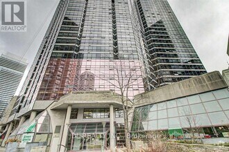 Building Photo - 1001-1001 Bay St.