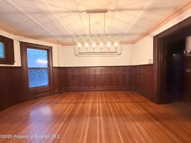 Building Photo - 629 Clay Ave