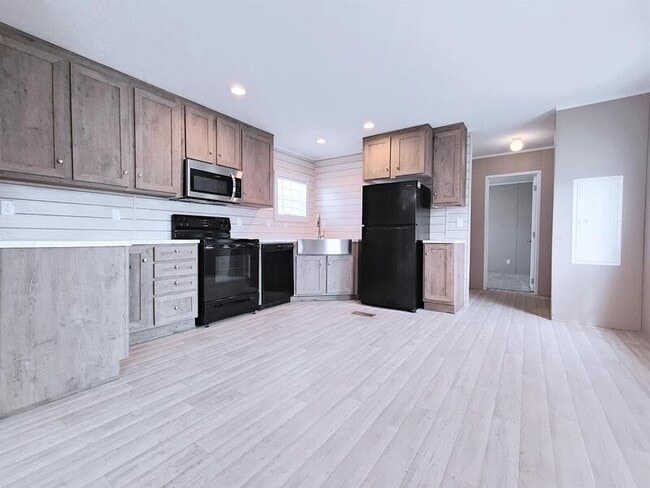 Building Photo - 4617 Rainbow Ln