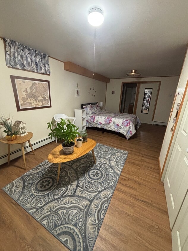 Foto principal - 615 June St