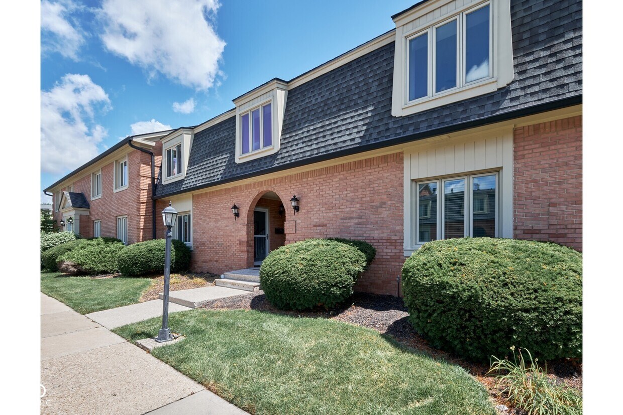 Primary Photo - 8511 Canterbury Square W