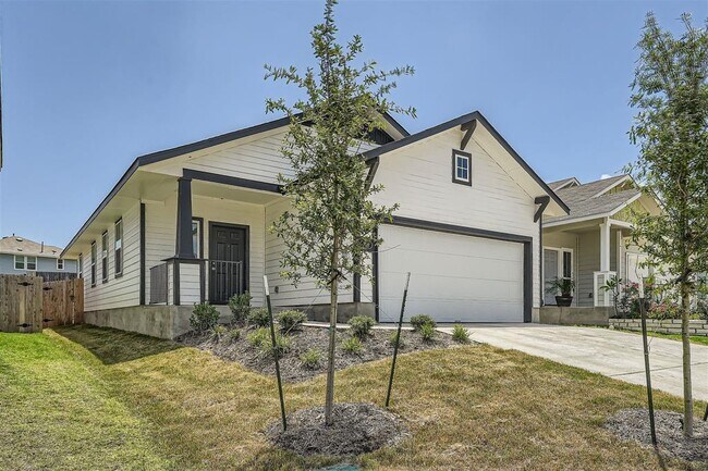 Building Photo - 208 Haywood Mnr
