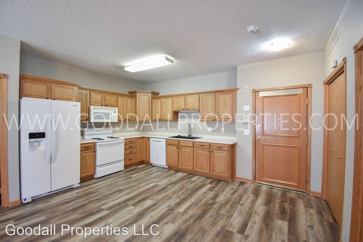 Primary Photo - 2 br, 2 bath House - 1325 SE Florence Dr #207