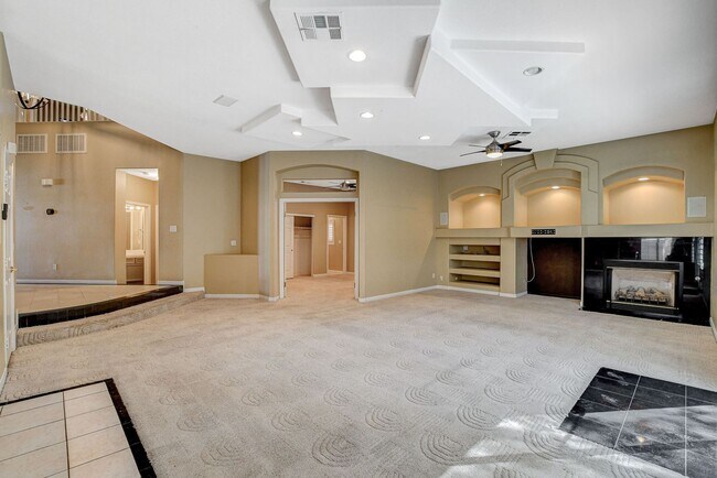 Building Photo - Luxury 5-Bedroom Guard-Gated Home with Pool, Spa & 3 En-Suite Bedrooms