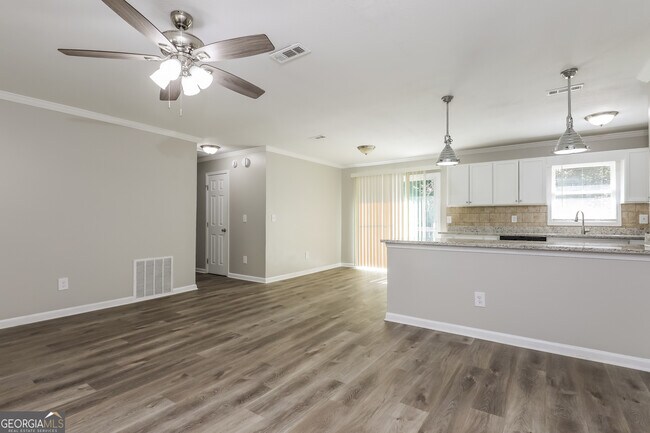 Foto del edificio - 374 Scott Blvd