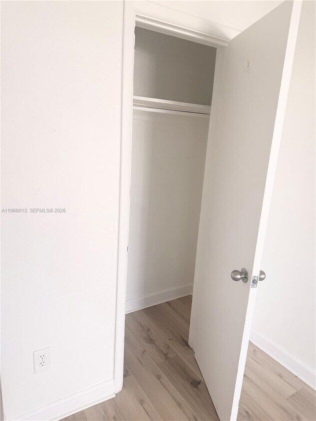 Foto del edificio - 836 NW 10th St