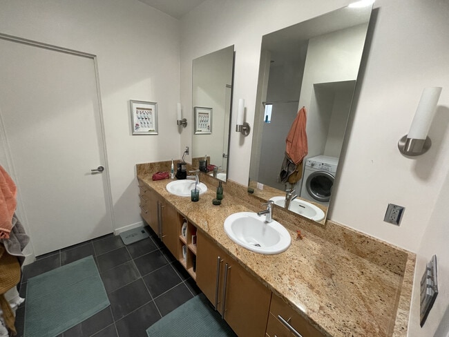 Building Photo - 3611 E 3rd St