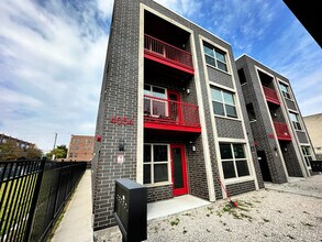 Building Photo - 4054 S Indiana Ave