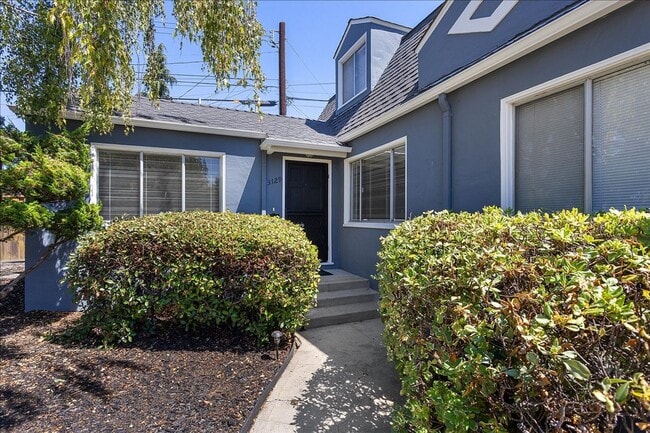 Building Photo - 3129 Fernside Blvd