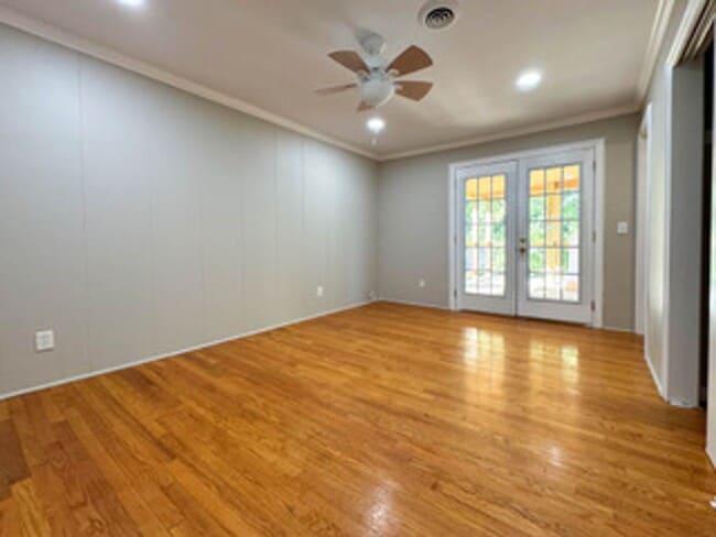Building Photo - Knoxville 37919 - 4 Bedroom, 3 Bath Home - Contact Tom Parry (865) 607-3649
