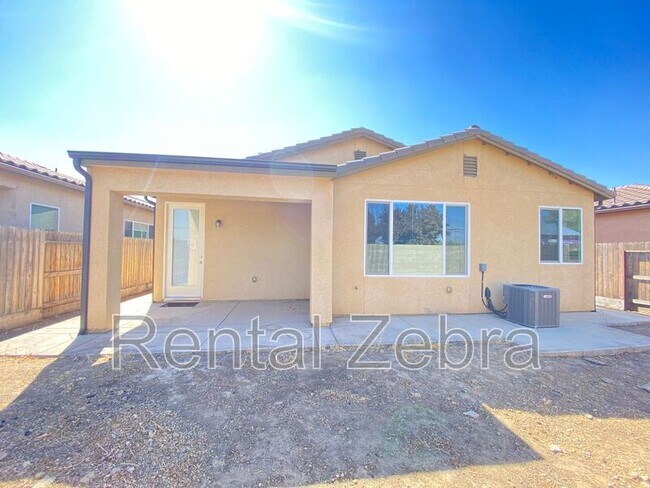 Foto del edificio - 4388 Strathmore Pl