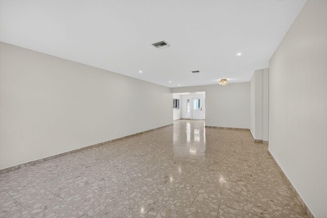 Foto del edificio - 4442 Sea Grape Dr