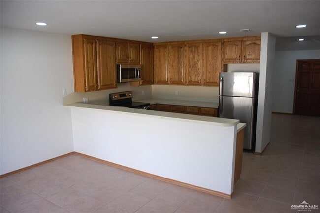 Building Photo - 16 South Dr