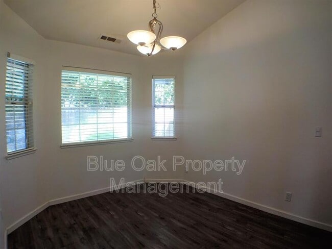 Building Photo - 54 Glenshire Ln