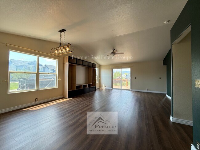 Foto del edificio - 7972 Brocket Ln