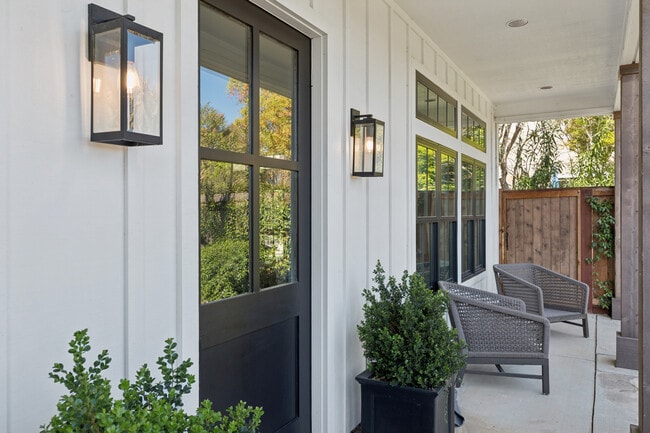 Building Photo - 1810 Quail Ct