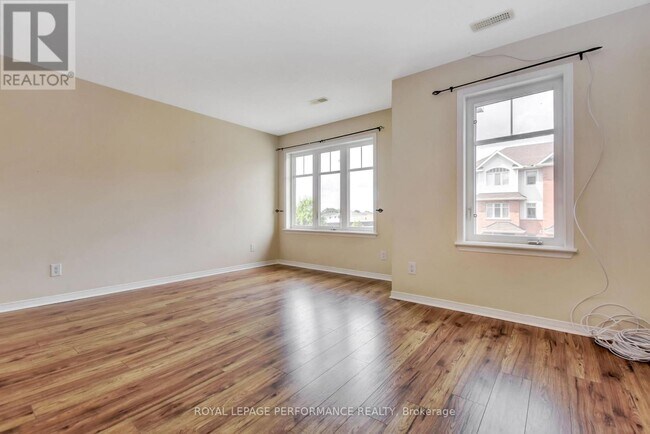 Photo du bâtiment - 125 Windswept Private