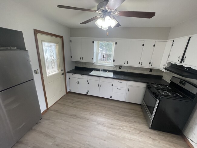 Building Photo - 108 Hamilton Pl