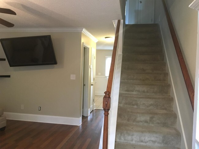 Building Photo - 112 Kimeran Ln