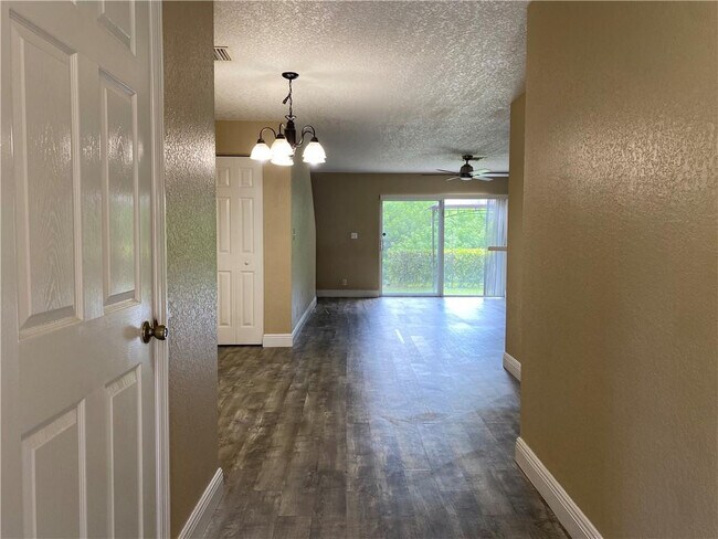 Foto del edificio - 8549 W Southgate Shores Cir