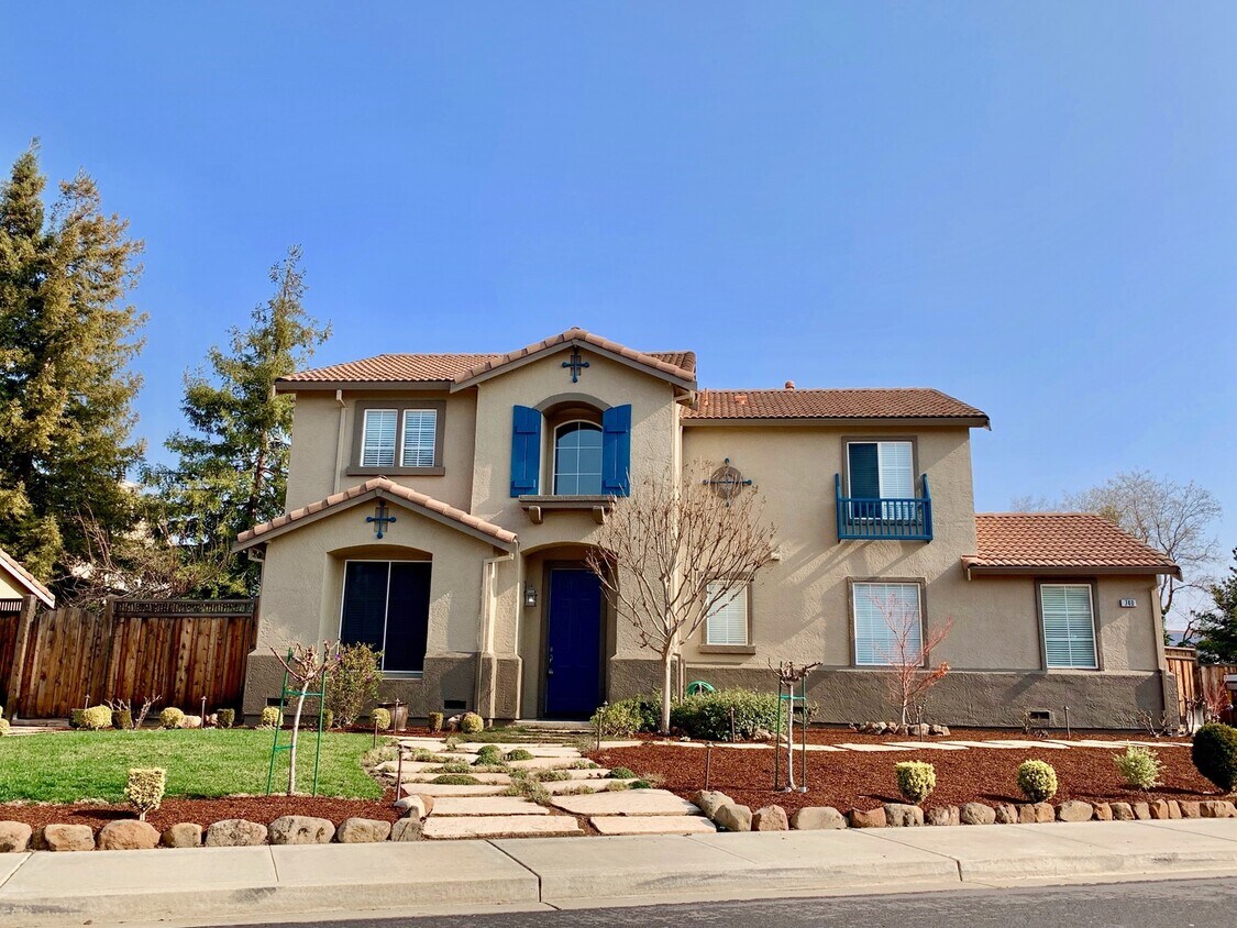 Primary Photo - !!!!PENDING!!! 3 Bedroom Plus Loft - Back ...
