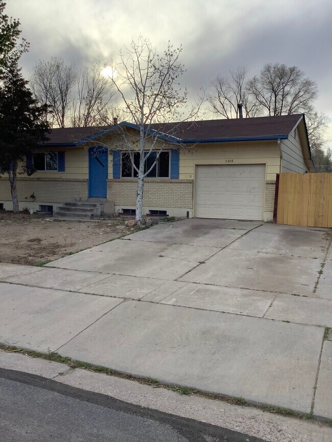 Building Photo - 2406 Delta Dr