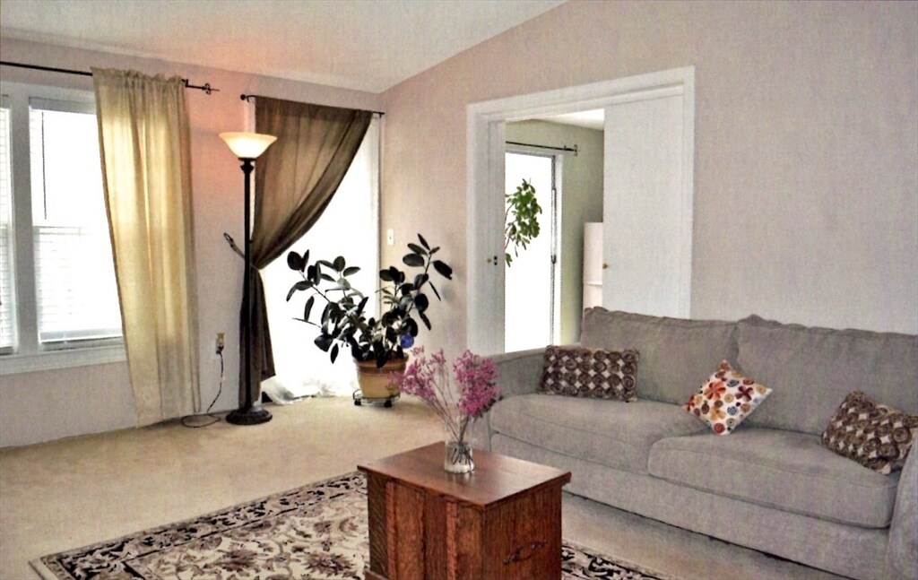 9 Thoreau Ct Unit 2, Natick, MA 01760 Condo for Rent in Natick, MA