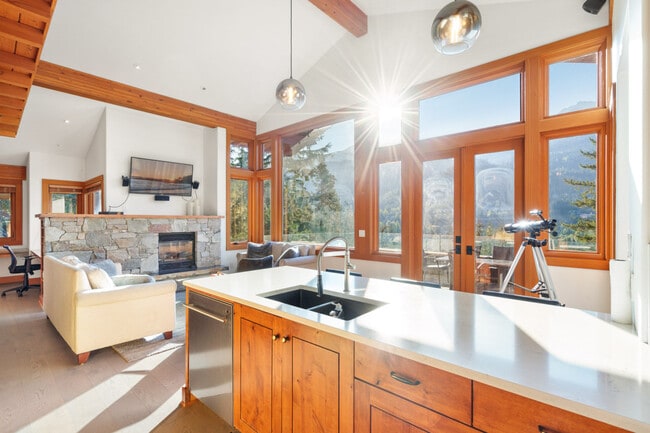 Photo du bâtiment - 5138 Raven Ln