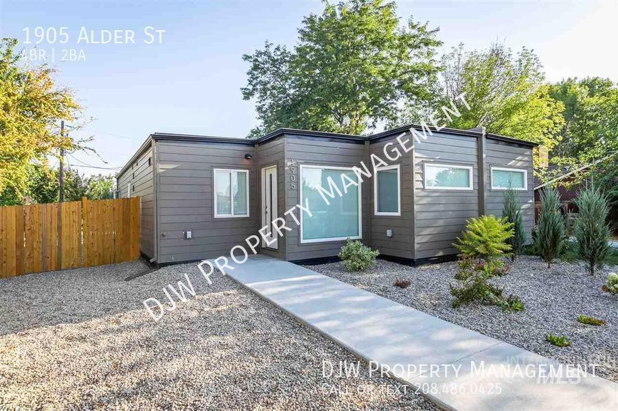 Stay Warm This FALL In This Cozy Duplex!! Townhome Rentals in