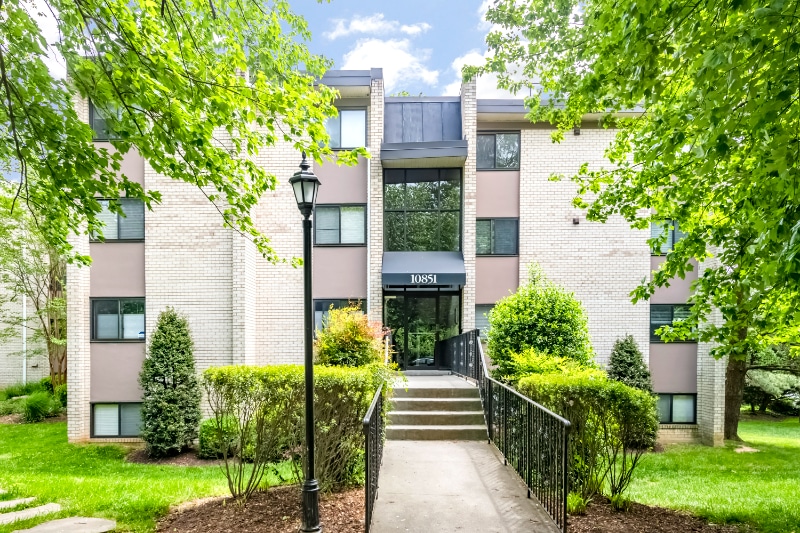 1085110859 Amherst Ave Unit 302, Silver Spring, MD 20902 Condo for