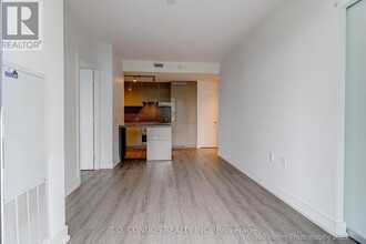 Building Photo - 7 Grenville St