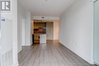 Building Photo - 7 Grenville St