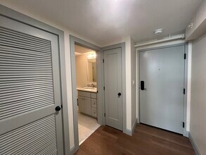 Building Photo - 160 Seabury St