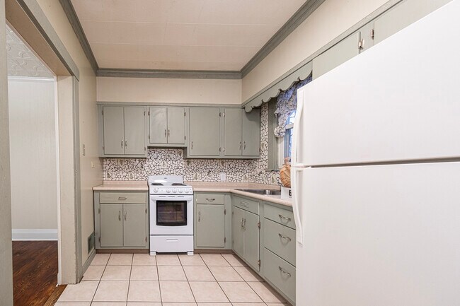 Building Photo - 973 New York Ave