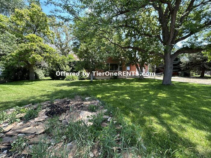 Primary Photo - Charming 3 bed/2 bath home in a great loca...