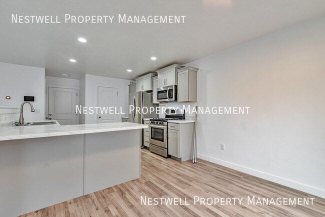 Building Photo - Great 3-bed Townhome in Saratoga Springs.