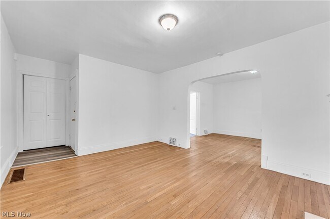 Building Photo - 3345 Desota Ave