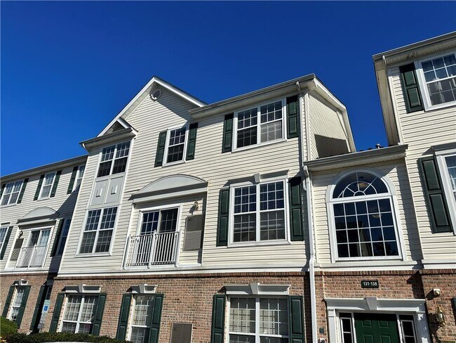 Building Photo - 134 Limerick Ln