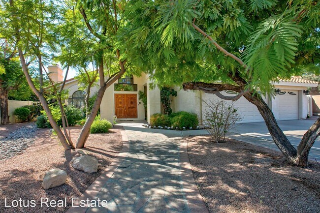 Building Photo - 5 br, 3 bath House - 133 E Stacey Ln.