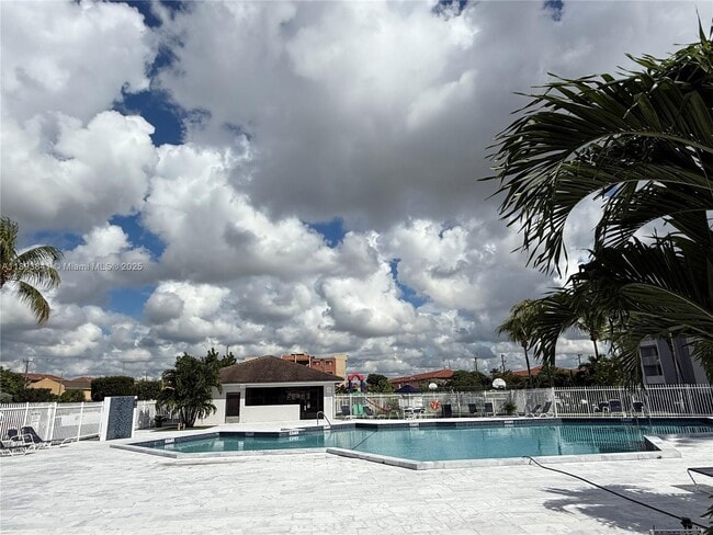 Foto del edificio - 8075 NW 7th St
