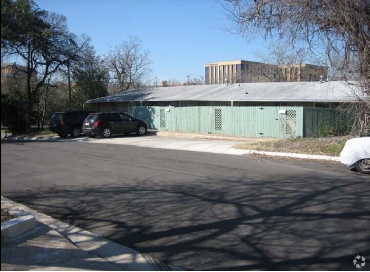Building Photo - 3902 Seiders Ave