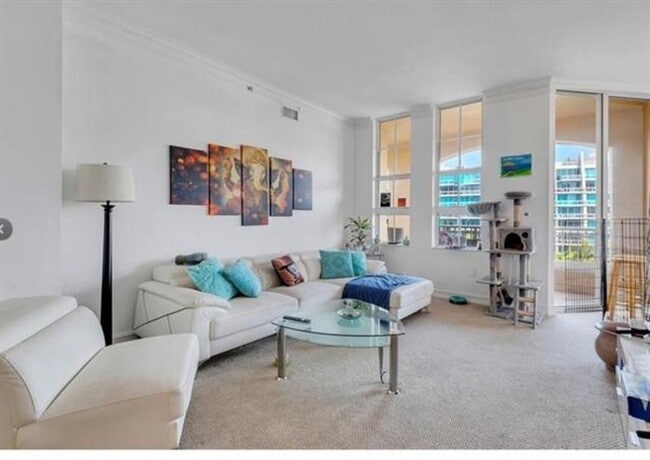 Foto del edificio - 3001 NE 185th St