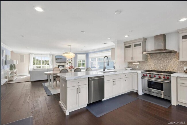 Building Photo - 34 Village Green Dr