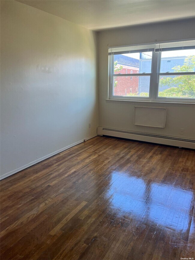 431643213 213th St Unit 3B, Queens, NY 11361 Room for Rent in