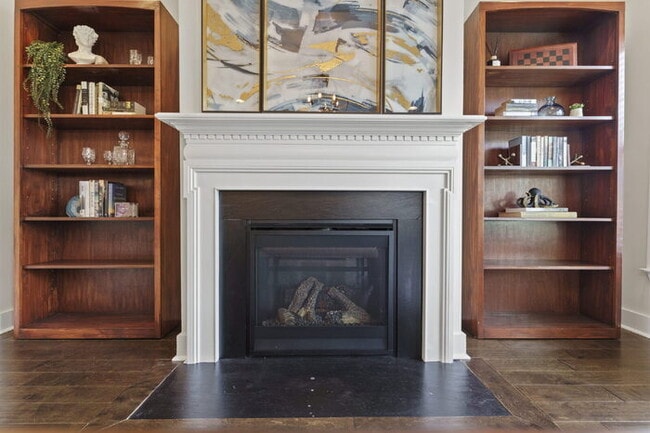 Foto del edificio - Luxurious 4-Bed Townhouse with Fireplace &...