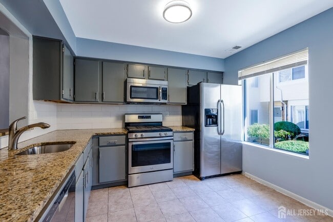 Foto del edificio - 1050 Schmidt Ln