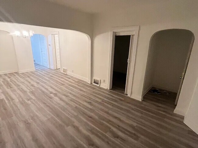 Foto del edificio - 3938 N Christiana Ave