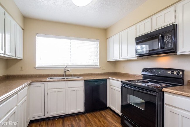 Building Photo - 4103 Pinebridge Ln