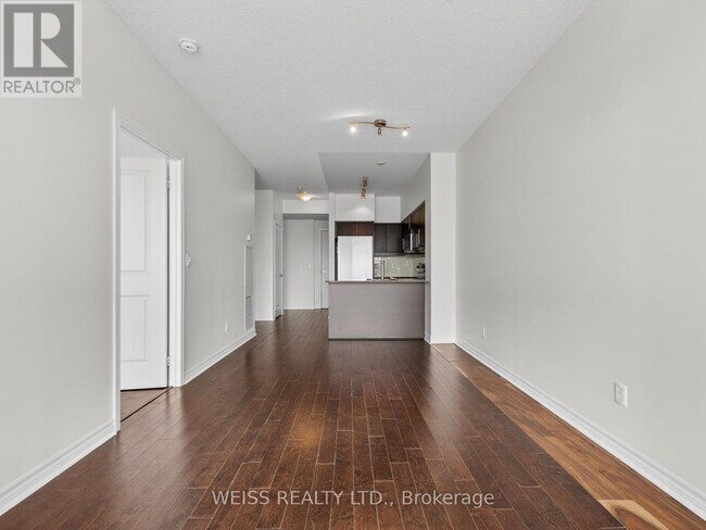 Building Photo - 2885 Bayview Ave